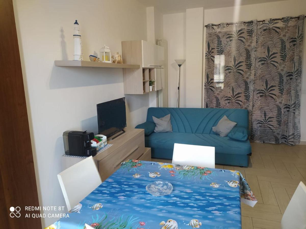 Casa Vacanza Indaco Fiumicino Luaran gambar